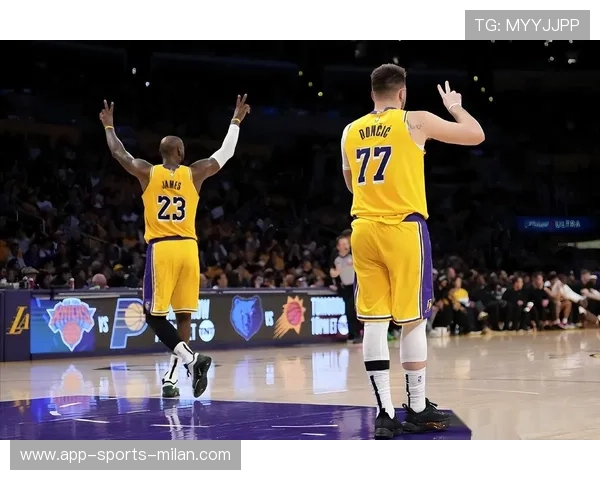 詹姆斯外线与内线并举,湖人连胜不止